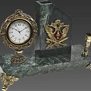 Часы «Элина» с орлом УИС и подставкой — оригинальный подарок — фотография 2