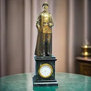 Настольные часы «Ф. Дзержинский» со змеевиком — необычный подарок — фотография 1