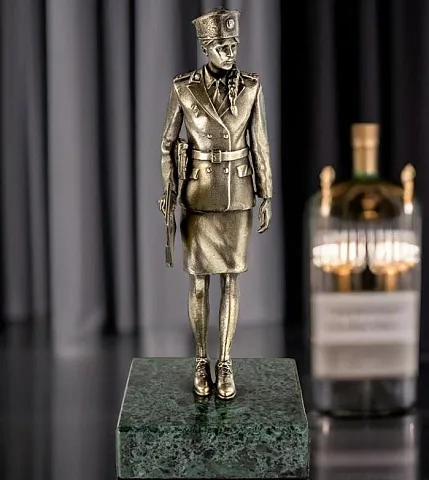 Бронзовая статуэтка «Прокурор» — женский образ — красивый подарок