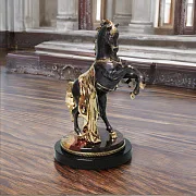 Скульптура «Конь с уздой» с яшмой и долеритом — красивый подарок — фотография 1