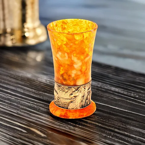 На память: Стопка для водки из камня (янтарь)