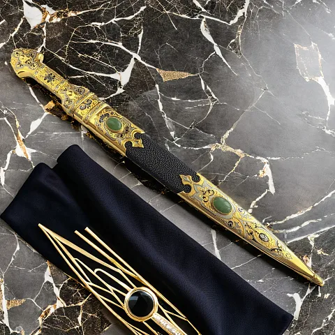 На память: Малый златоустовский кинжал