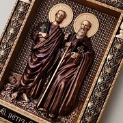 Подарочная икона резная Святые Апосталы Пётр и Павел — фотография 2