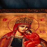 На память: Икона Богоматери "Избавительница от бед страждущих — фотография 7
