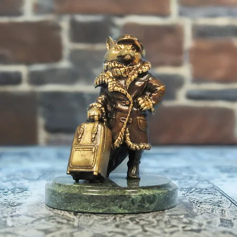 Подарочная статуэтка «Лиса-путешественница» из бронзы