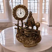 Бронзовые часы с петухом на заборе — красивый подарок — фотография 1